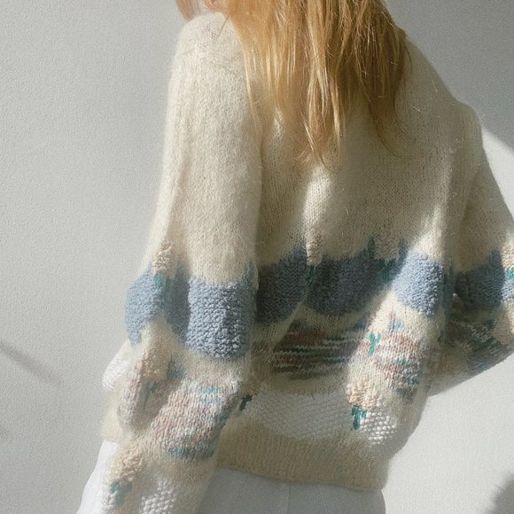 Vintage Scenic Hand Knit Sweater - Picture 4 of 4